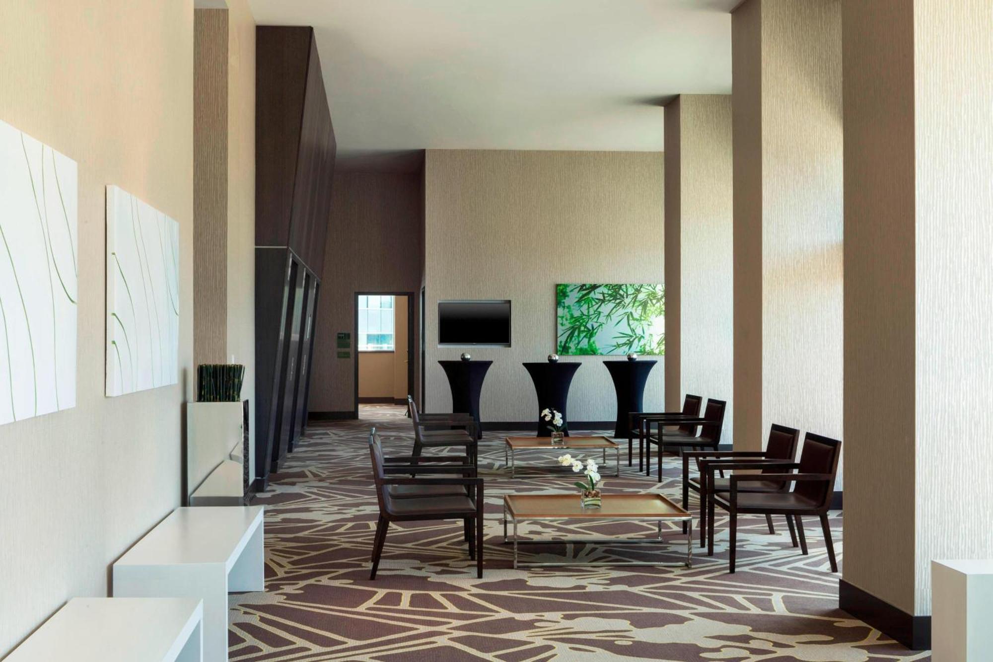Element By Westin Vancouver Metrotown Burnaby Exterior photo
