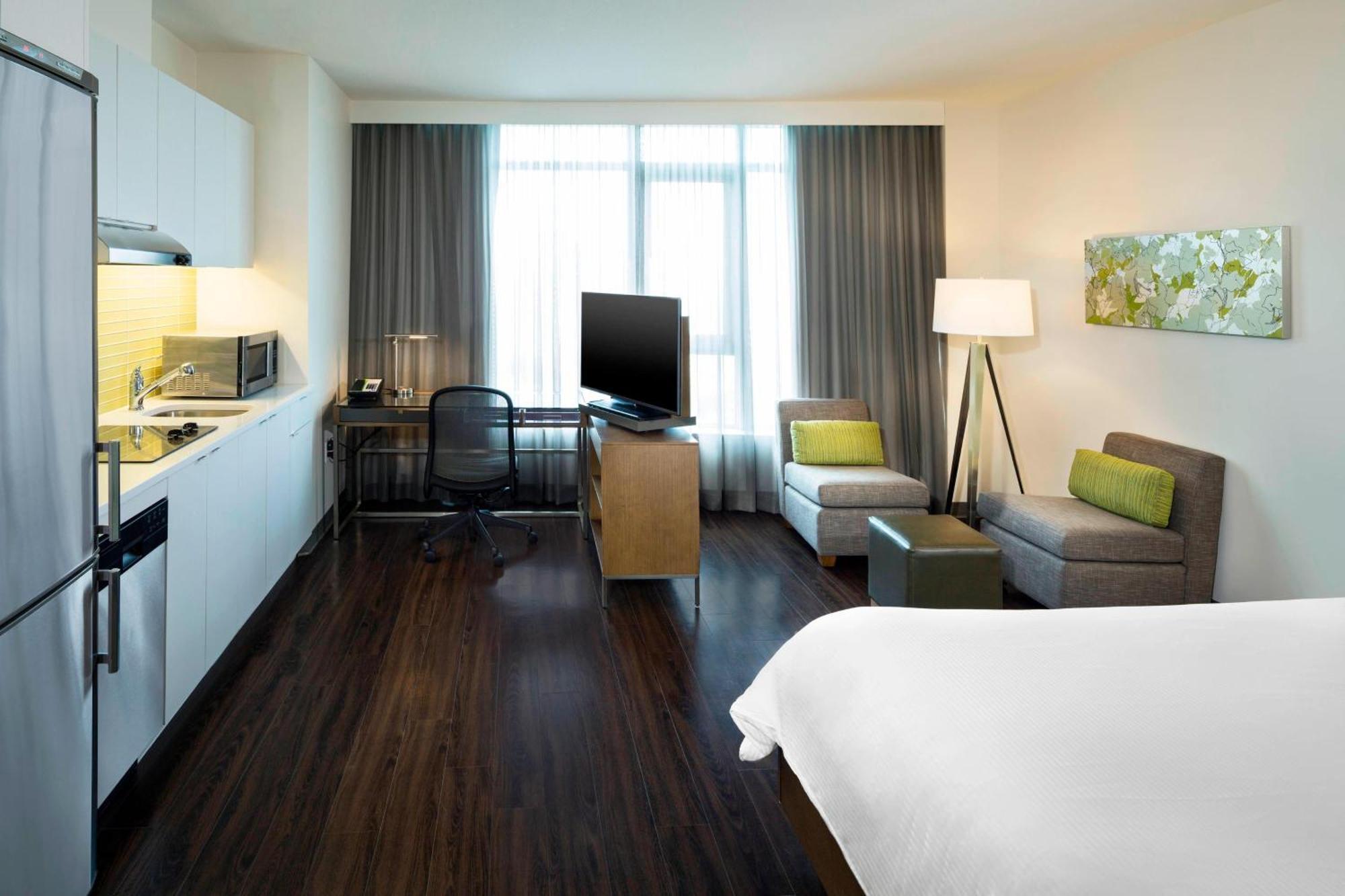 Element By Westin Vancouver Metrotown Burnaby Exterior photo