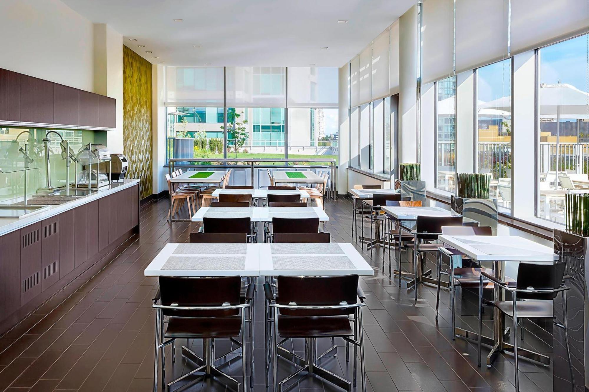 Element By Westin Vancouver Metrotown Burnaby Exterior photo